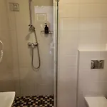 Zamek Na Wodzie W Wojnowicach 3*