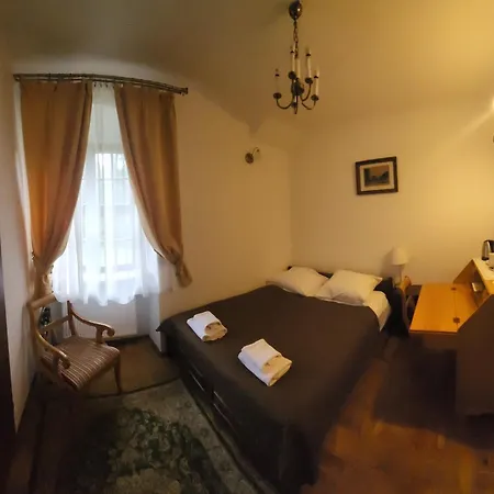 Nocleg ze śniadaniem Zamek Na Wodzie W Wojnowicach