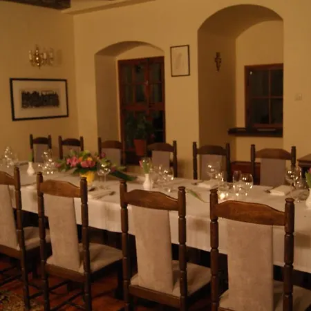 Zamek Na Wodzie W Wojnowicach