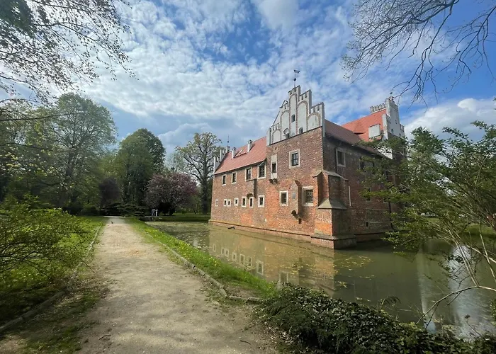 Zamek Na Wodzie W Wojnowicach Couette-café 3*