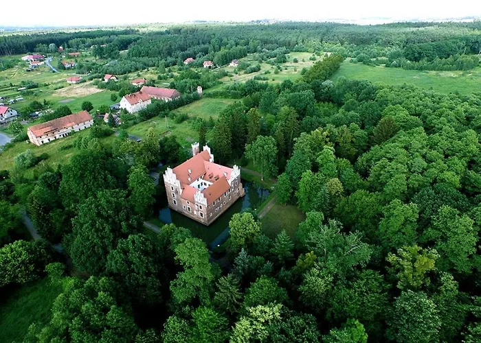 Zamek Na Wodzie W Wojnowicach 3*